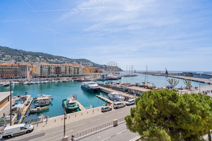 2 Bedroom · 3 rooms in Port