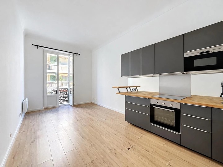 1 Bedroom · 2 rooms in Musicians Quarter