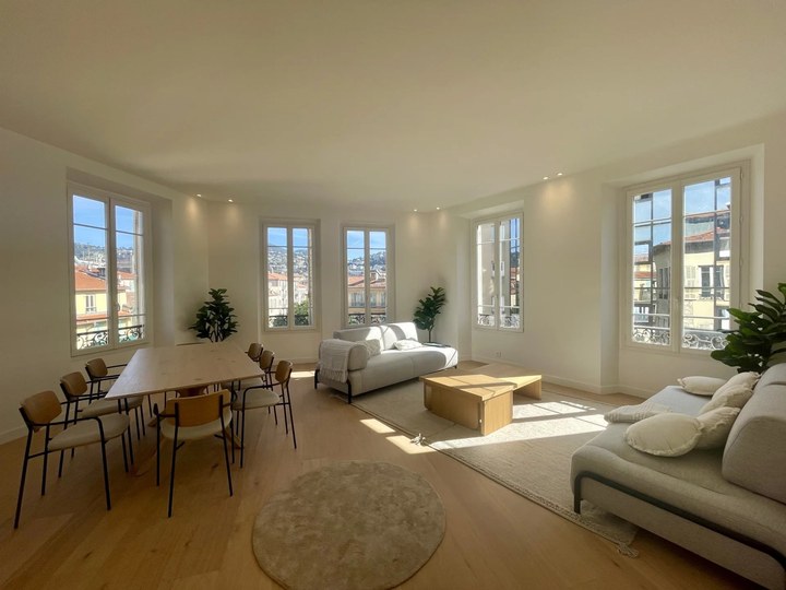 4 Bedroom · 5 rooms in Port