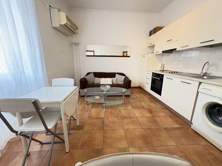 1 Bedroom · 2 rooms in Carre d'Or