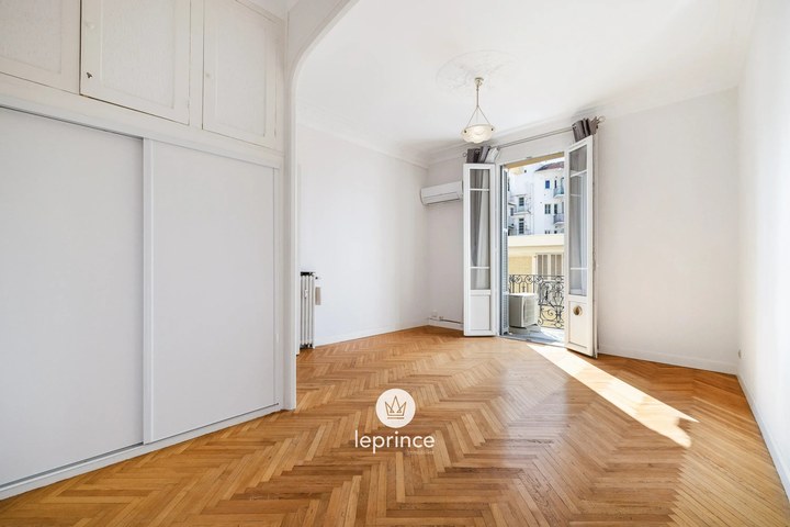 1 Bedroom · 2 rooms in Musicians Quarter
