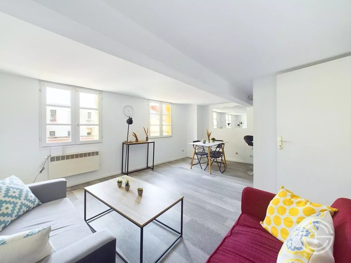 2 Bedroom · 3 rooms in Old Town