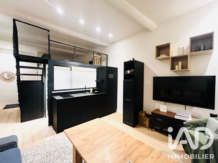 2 Bedroom · 3 rooms in Old Town