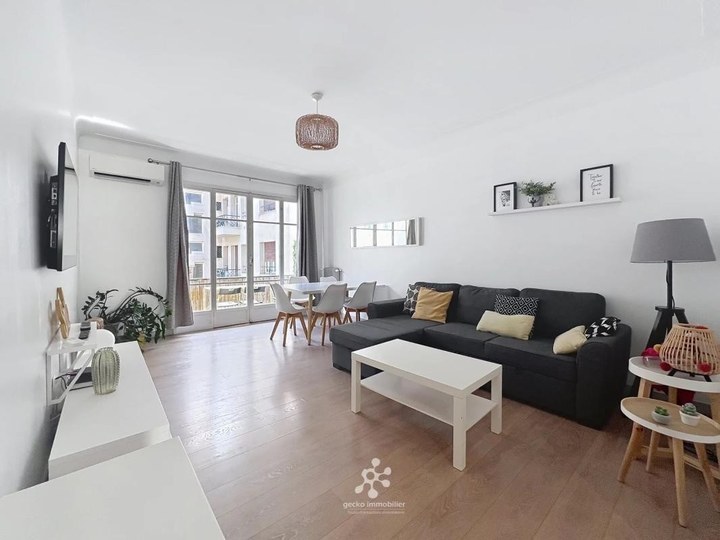2 Bedroom · 3 rooms in Carre d'Argent