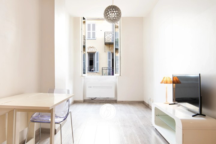 2 Bedroom · 3 rooms in Carre d'Or