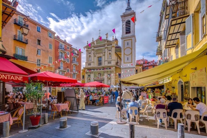 2 Bedroom · 3 rooms in Old Town