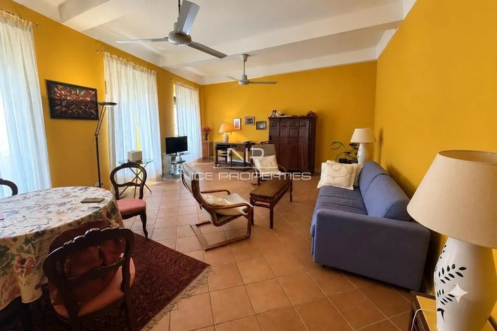 1 Bedroom · 3 rooms in Old Town