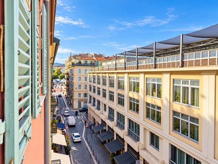 2 Bedroom · 4 rooms in Carre d'Argent