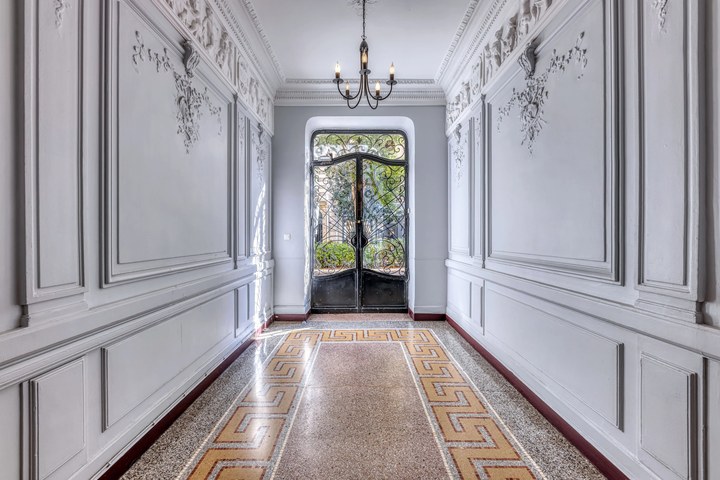 3 Bedroom · 4 rooms in Carre d'Or
