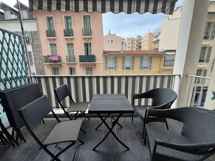 2 Bedroom · 3 rooms in Musicians Quarter